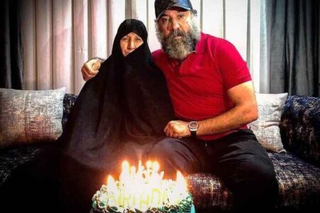 اشکهای ننه علی در روز تولد پسرش؛ هنوز منتظر دیدنش هستم