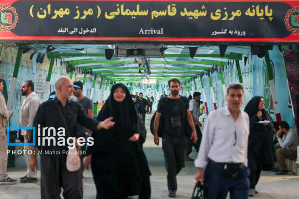 ۱۵ هزار زائر از مرز مهران راهی آیین‌های وداع با رهبر مقاومت شدند