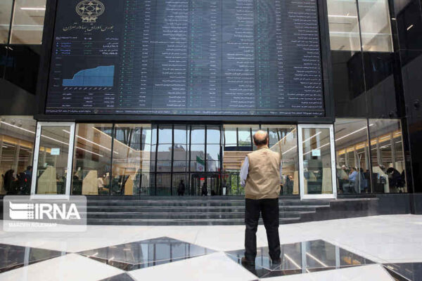 بورس تهران چگونه از ریزش به رکوردشکنی تغییر مسیر داد؟