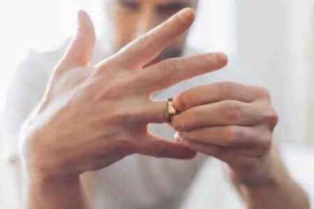 تنگی انگشتر و کفش در گرما؛ واکنش طبیعی بدن یا هشدار جدی؟