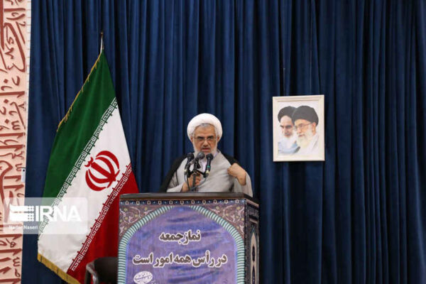 امام جمعه بندرعباس: انتقام خون رهبر شهید یک امر قطعی است