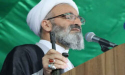 امام جمعه سمنان: دشمن با جنگ ترکیبی به دنبال کاهش تابآوری اقتصادی در جامعه ایران است