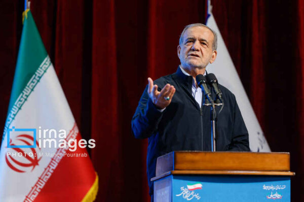 پزشکیان: مسئولیتپذیری و خدمت به کشور به فرزندان ایران بیاموزید