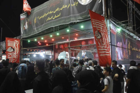 سپاه و بسیج خادمان بیادعای زائران اربعین حسینی مرز مهران