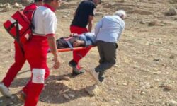 نجات مرد ۵۴ ساله از ارتفاعات صعبالعبور شلت آبدانان