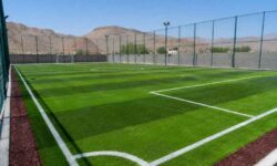 پیشکسوتان فوتبال ایران برای افتتاح چمن مصنوعی به بدره آمدند